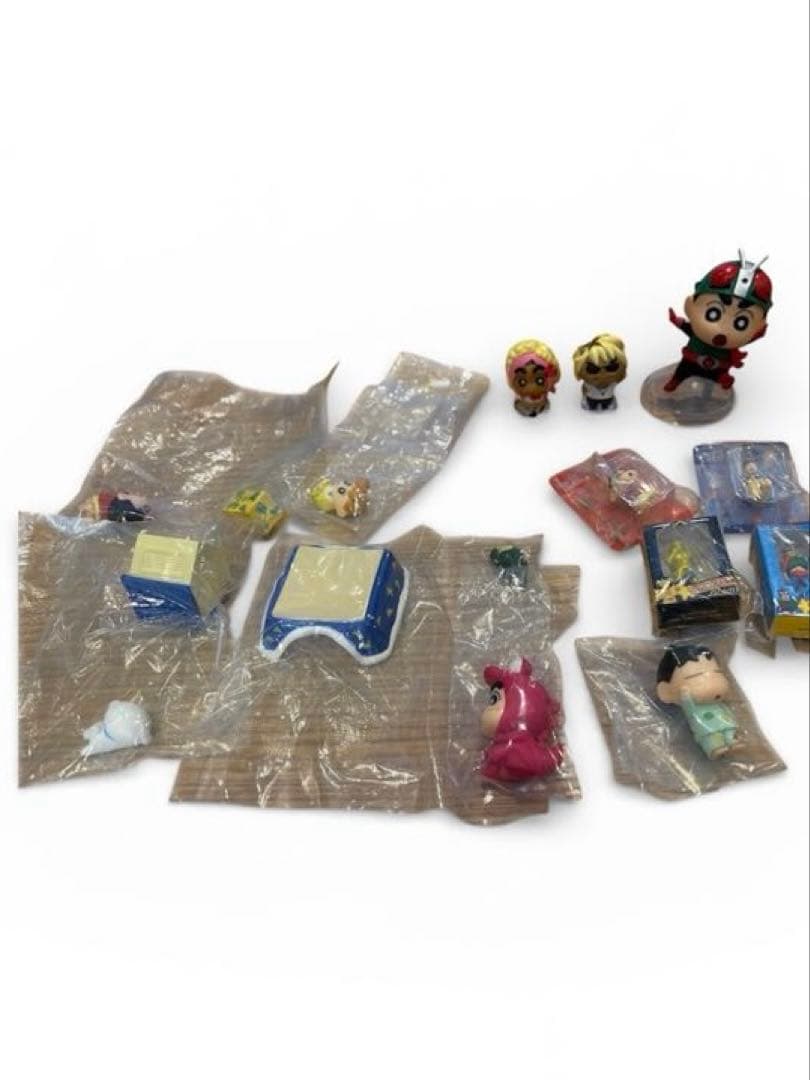 D*l様 クレヨンしんちゃん　フィギュア　グッズ　まとめ売り　100個以上