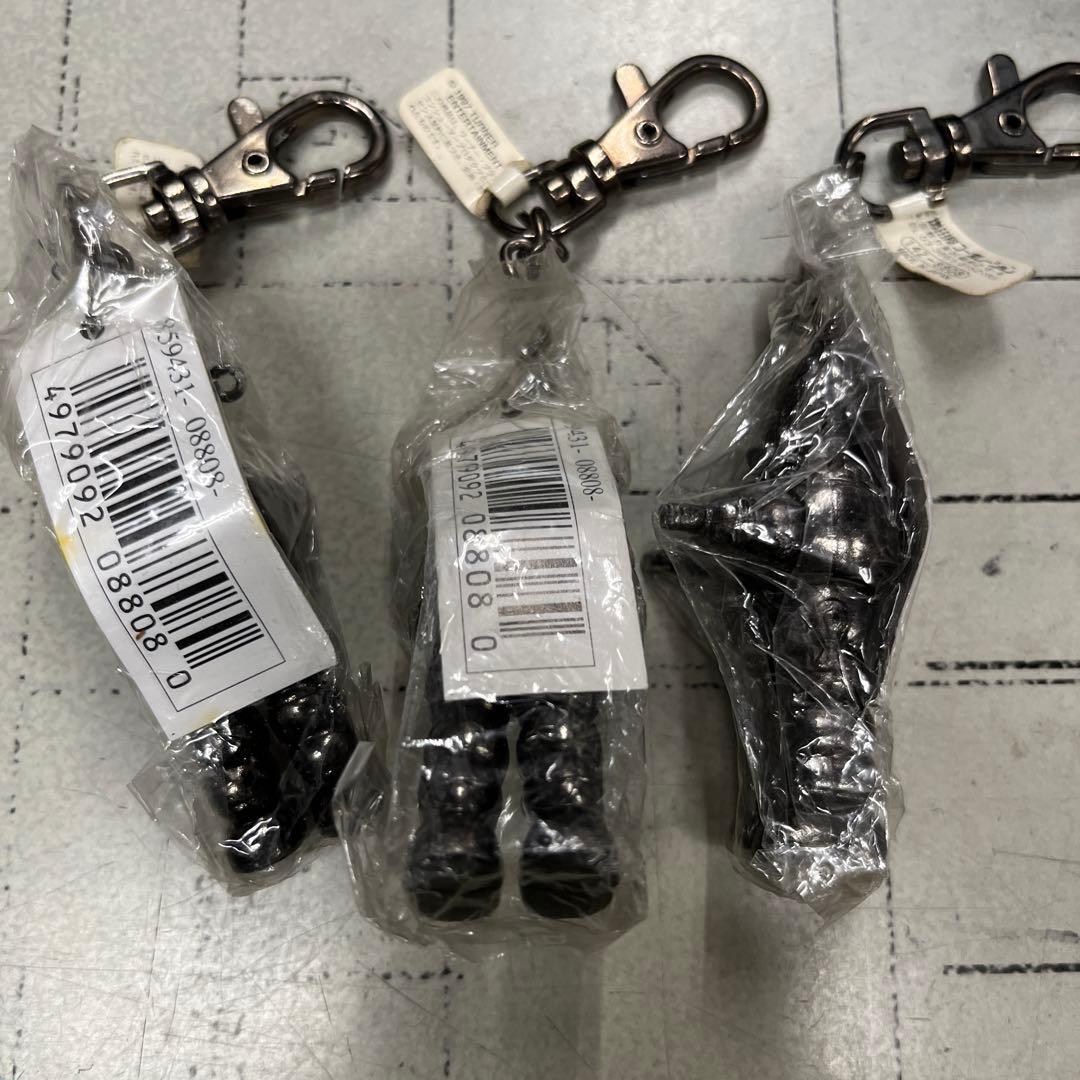 「ロビー・ザ・ロボット」のキーホルダー 3個まとめて処分