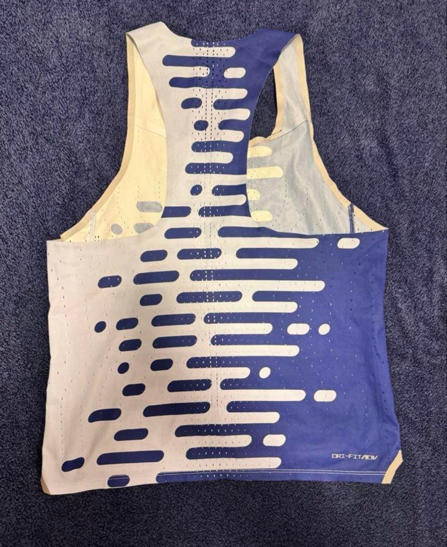 ナイキ シングレット エアロスイフト 2023