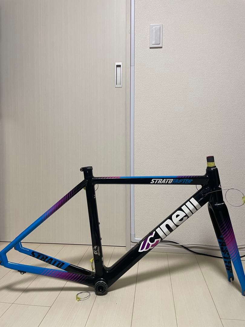 チネリ　ストラトファスター　カーボンフレーム　Sサイズ