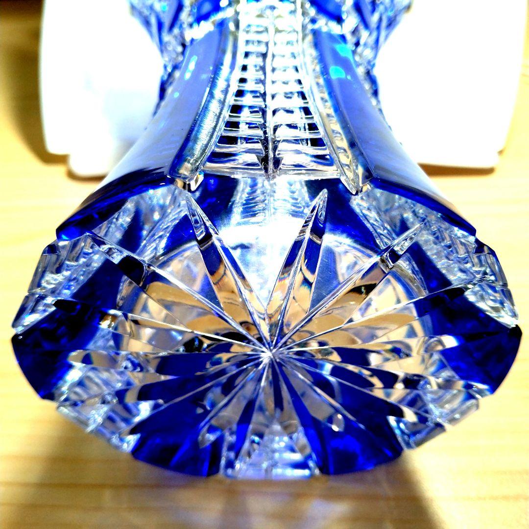 新品カガミクリスタル江戸切子青色被せガラスクリスタルカット花瓶花器薩摩切子