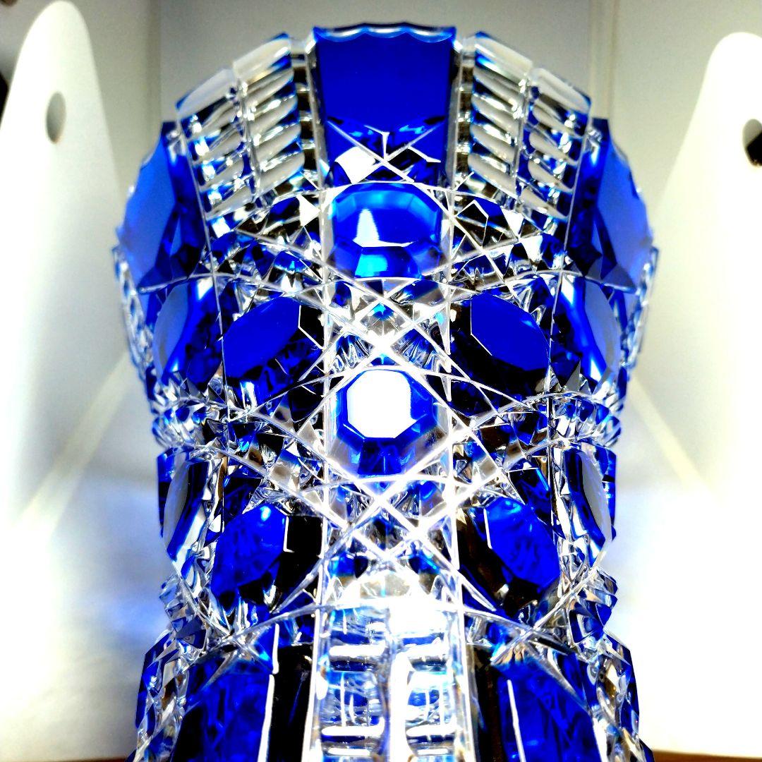 新品カガミクリスタル江戸切子青色被せガラスクリスタルカット花瓶花器薩摩切子