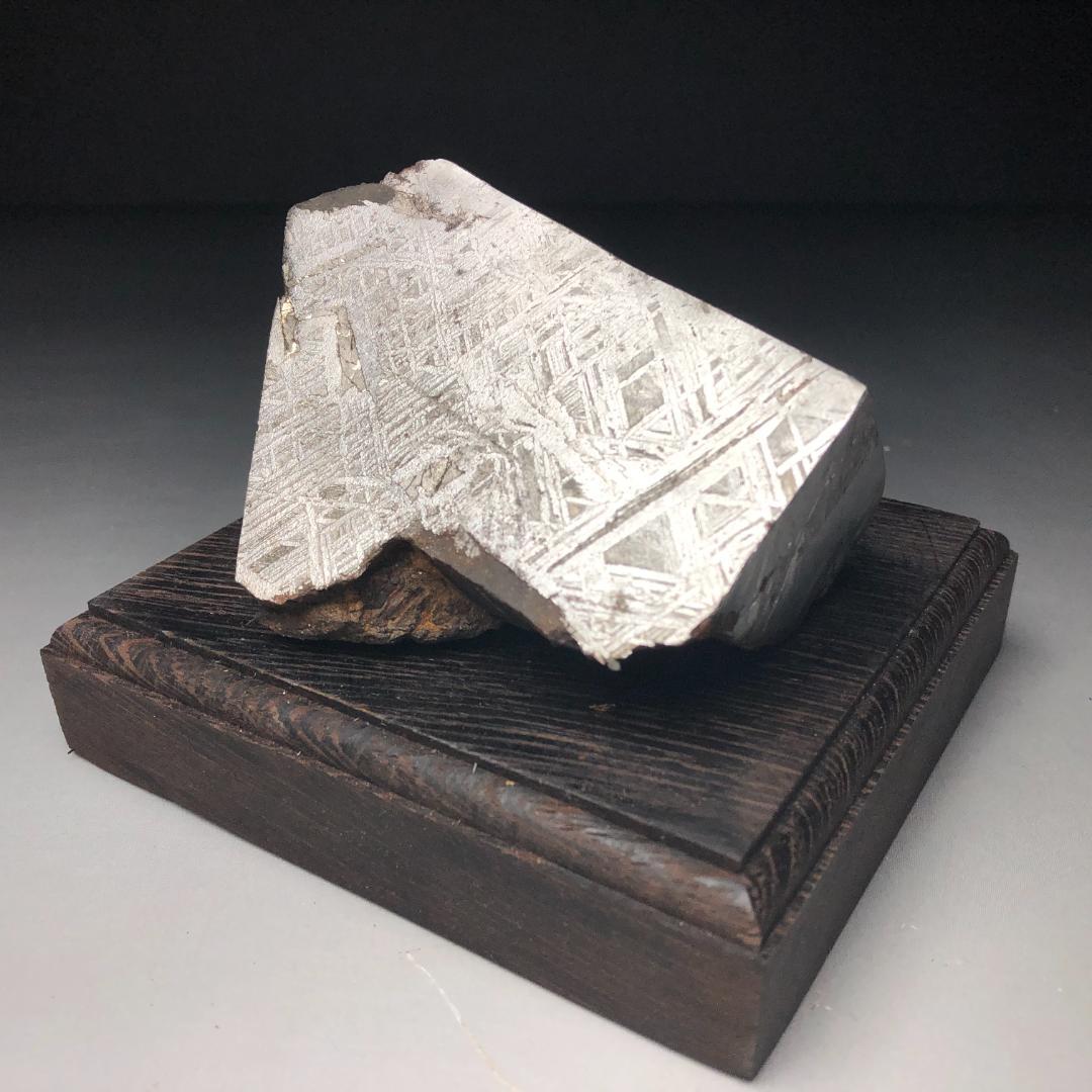 アルタイ隕石　大型隕石 鉄隕石　外皮付き隕石　ナチュラル　原石　重さ約1095ｇ