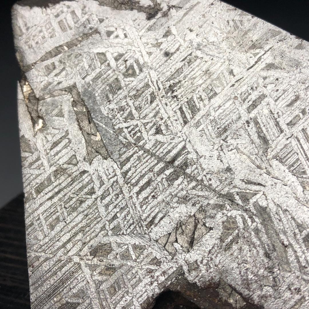 アルタイ隕石　大型隕石 鉄隕石　外皮付き隕石　ナチュラル　原石　重さ約1095ｇ