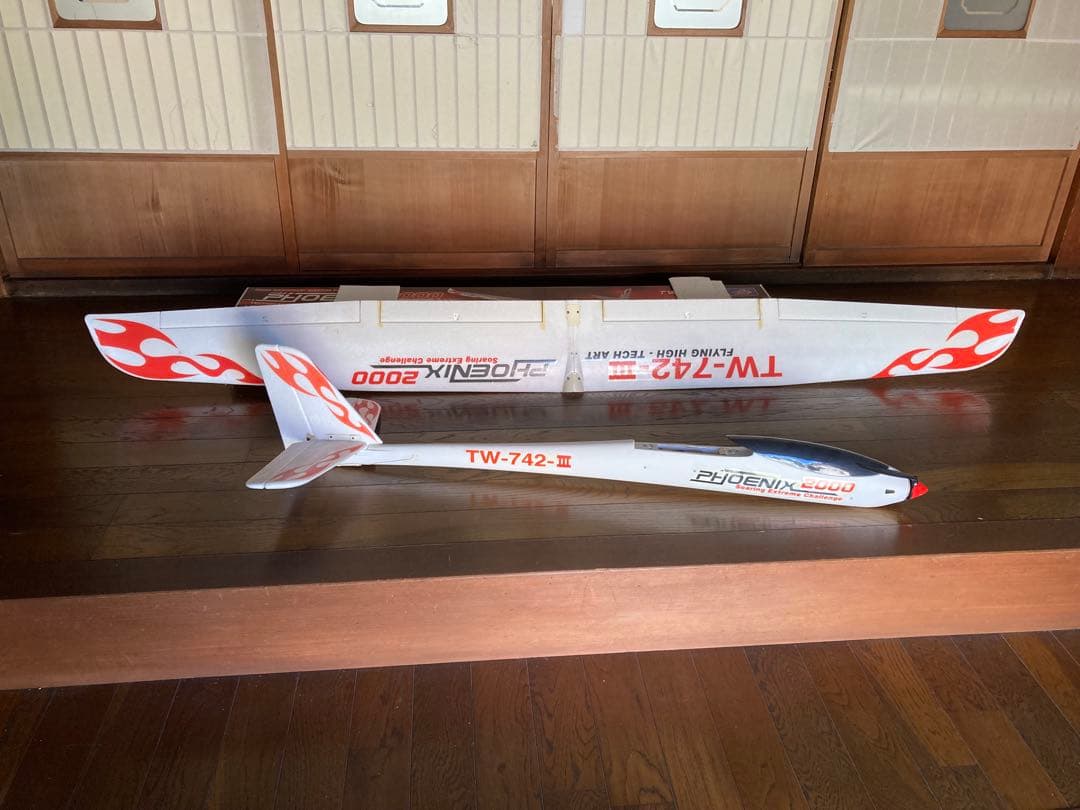 グライダー　フェニックス2000 受信機なし　モーターアンプサーボ付　梱包済み