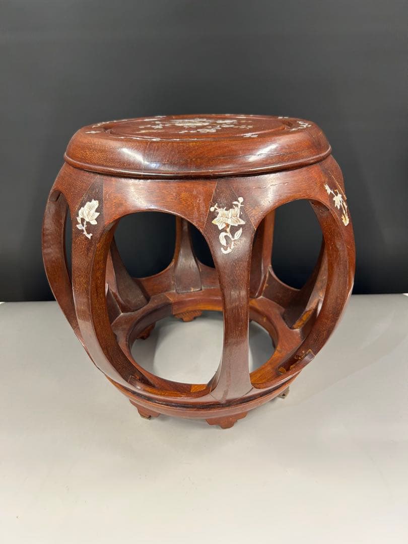 中国花梨￼丸型座卓 螺鈿￼細工付き