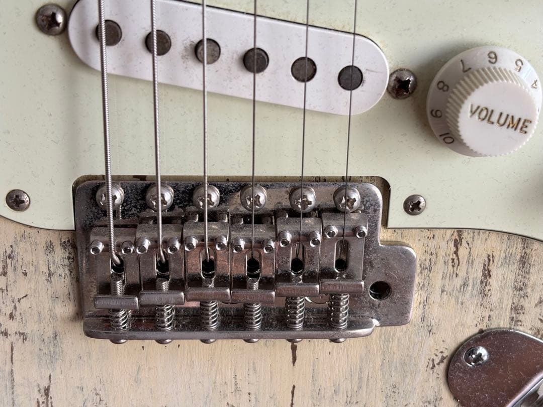 ストラトキャスタータイプ　日本製2Pバスウッドボディ　国産ネック