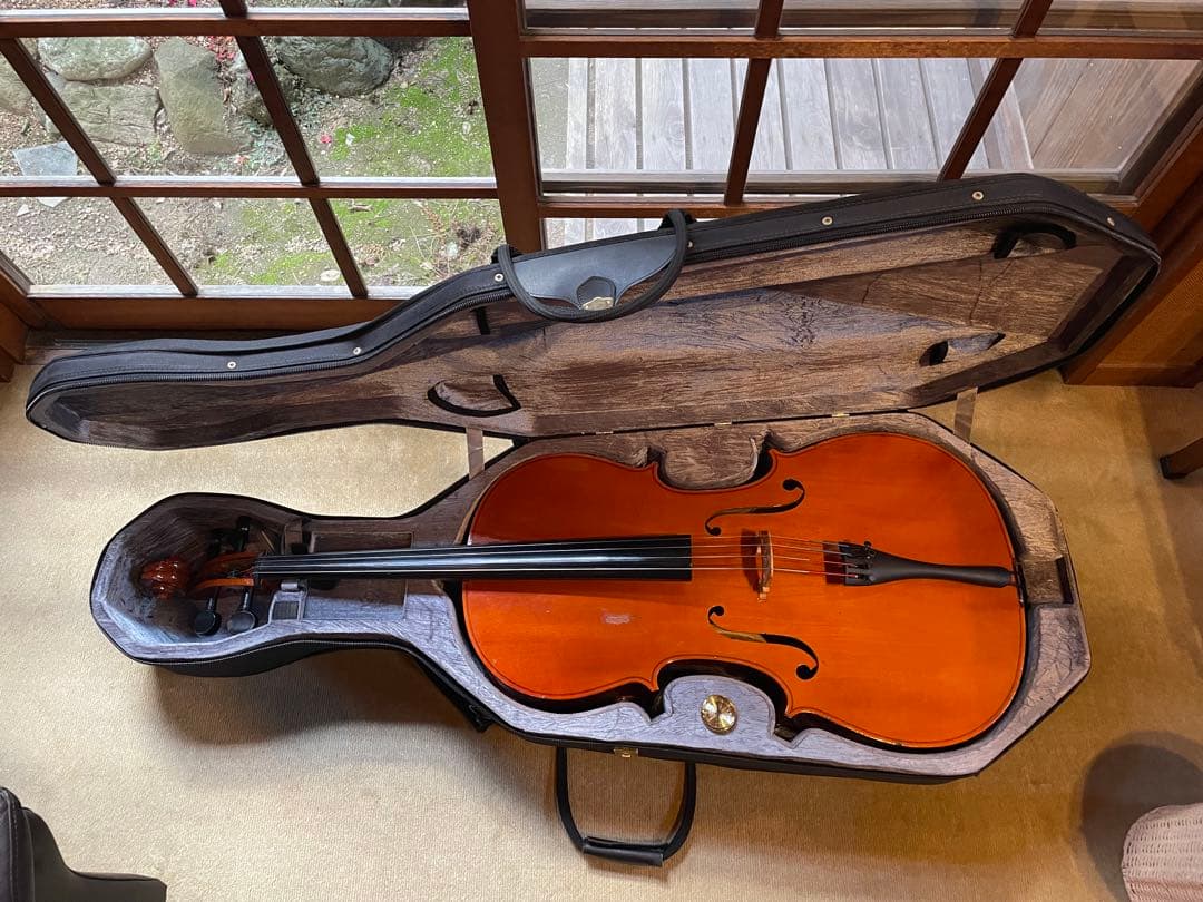 チェロ　4/4 弓　セミハードケース付き