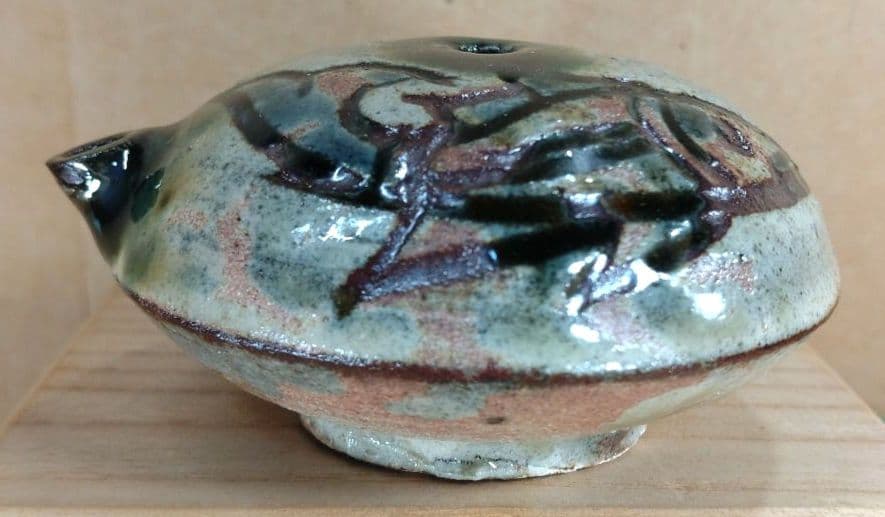 【本物保証】金城次郎 水滴(魚紋水滴）共箱 栞 人間国宝 壷屋焼 壺屋焼 美品