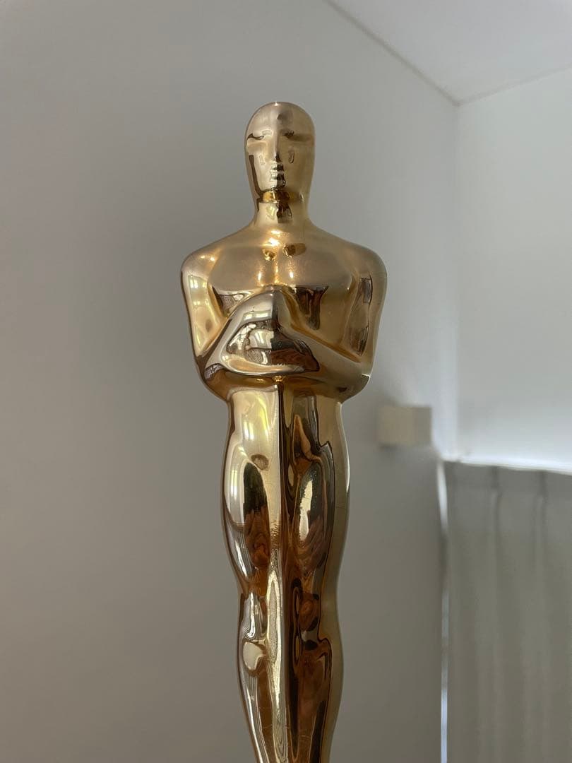 【アカデミー賞】オスカー像 金属製 約25cm【OSCAR】ずっしり重い！