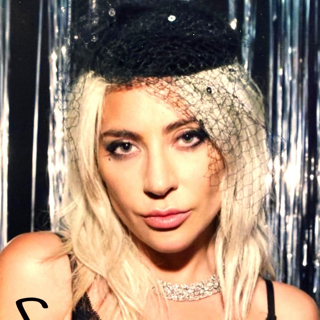 レディー・ガガ直筆サイン入り超大型写真…Lady Gaga…