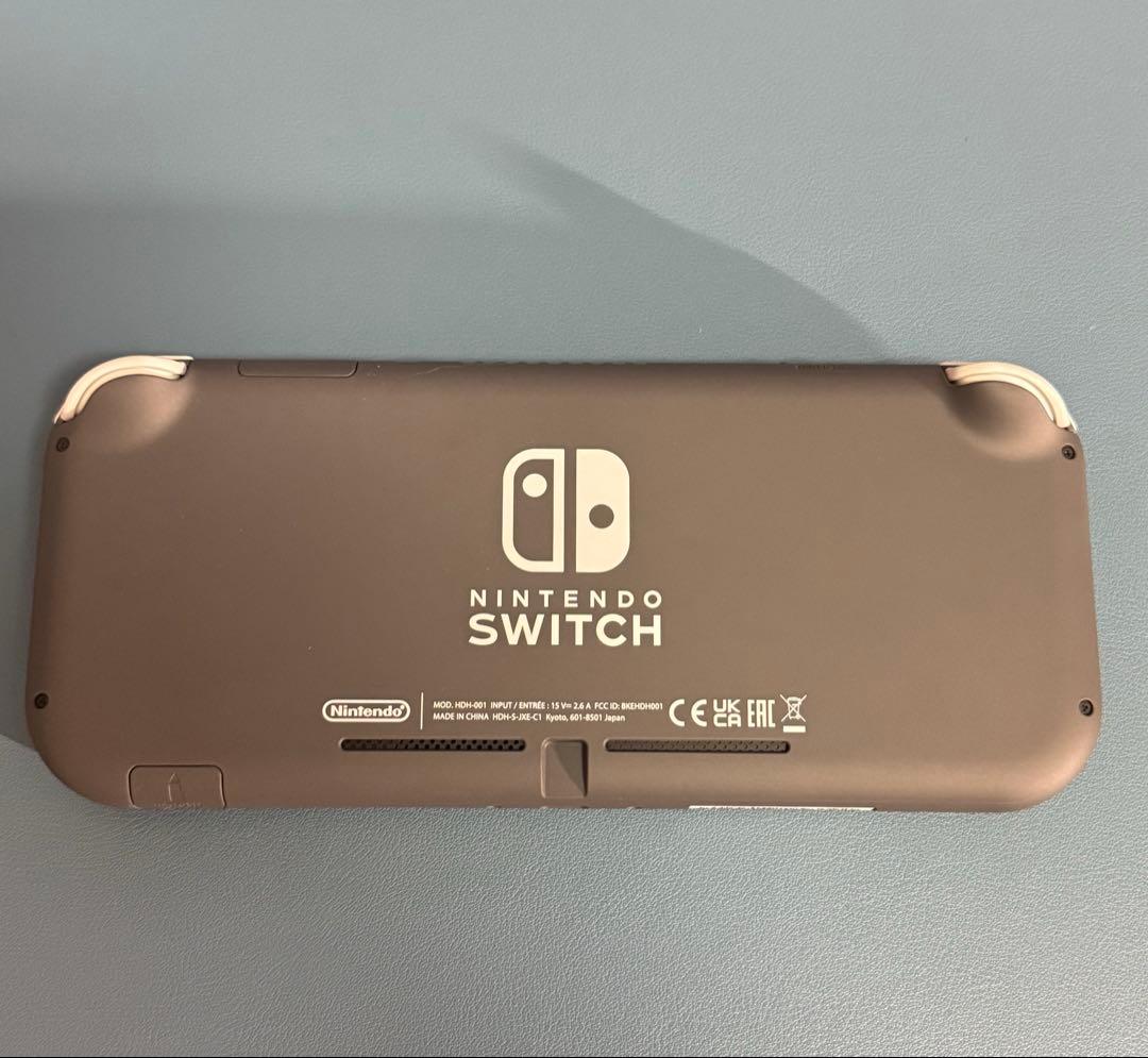 Nintendo Switch Light 本体 ＆ ソフト2本