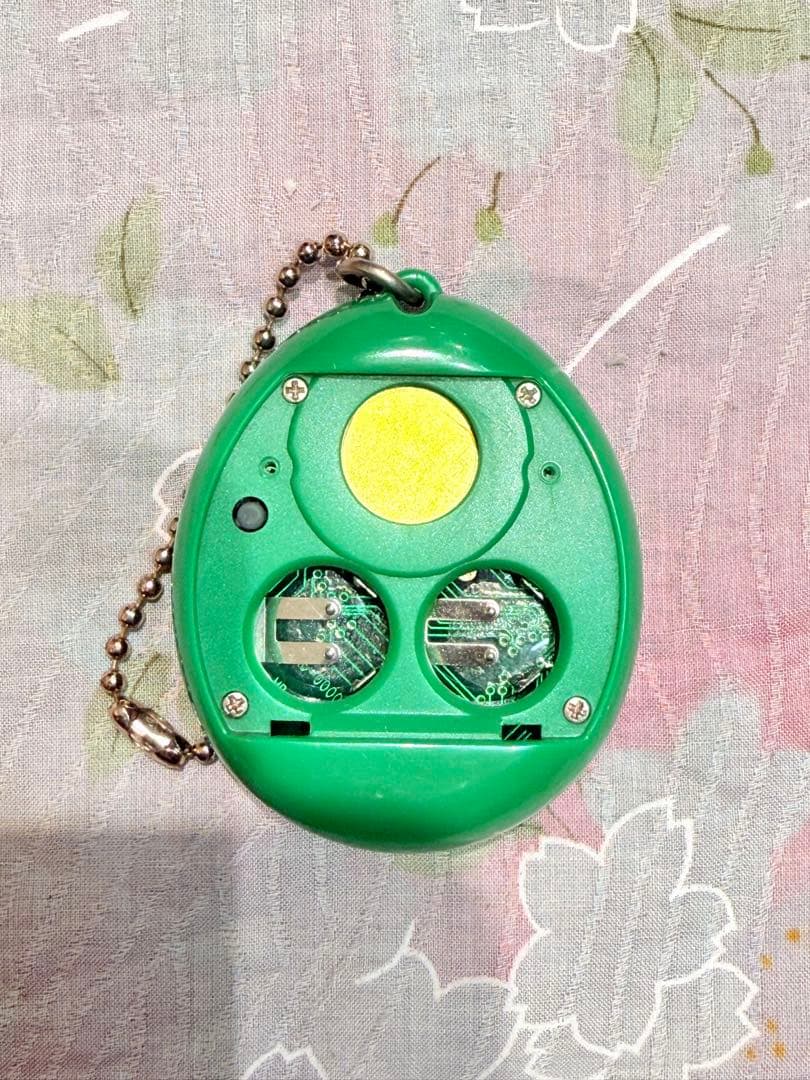 【動作確認済】サンタクロっちのたまごっち 緑