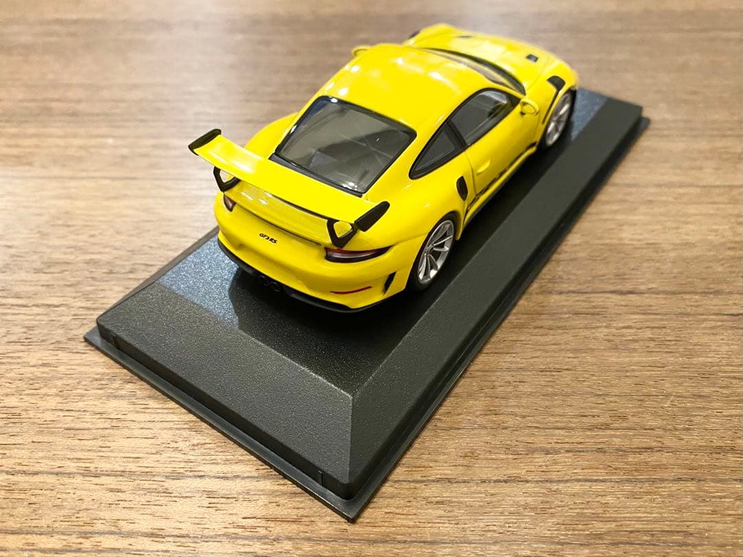 新品 1/43 ミニチャンプス ポルシェ 991.2 911GT3RS イエロー