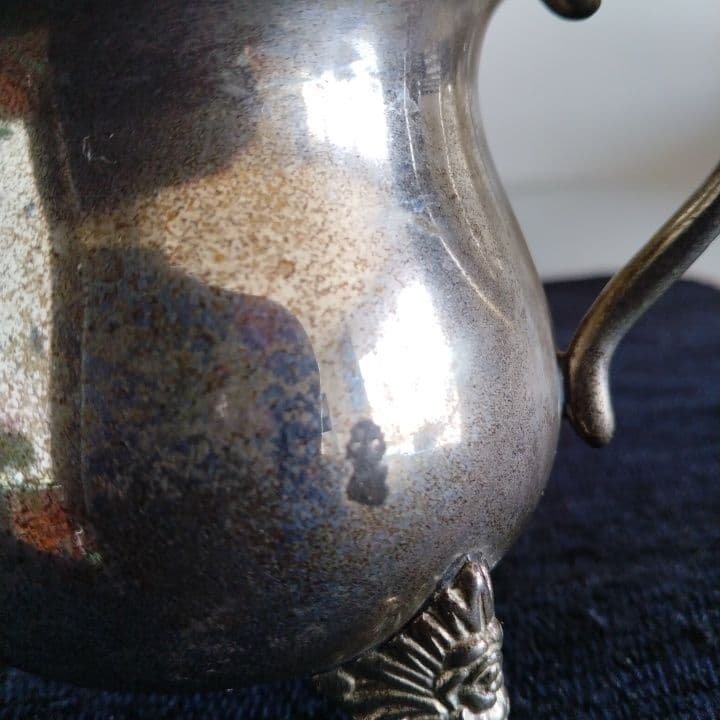 脚付きティーポット＆シュガーポットセット ビンテージ品 バラのレリーフ