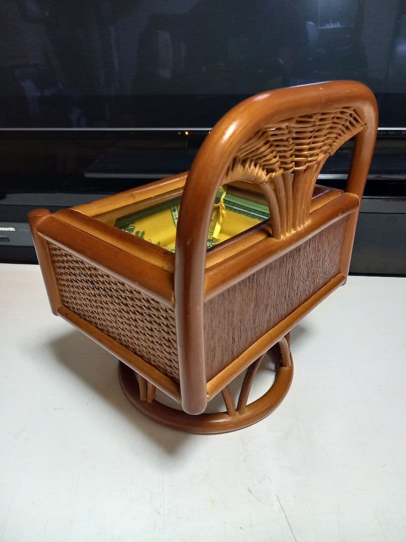 非売品　メナード　ノベルティ　ラタン　ガラス　ディスプレイ　ケース　美品