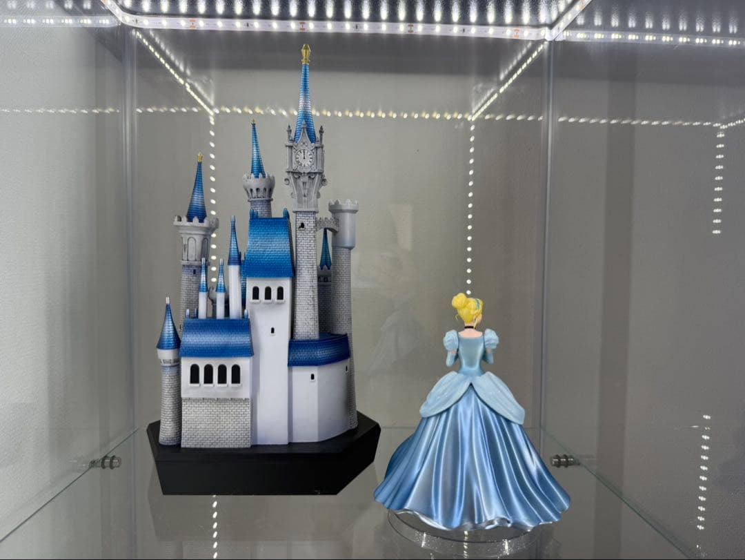 ディズニー 100周年 A賞フィギュア シンデレラ城 happyくじ　ベル　野獣