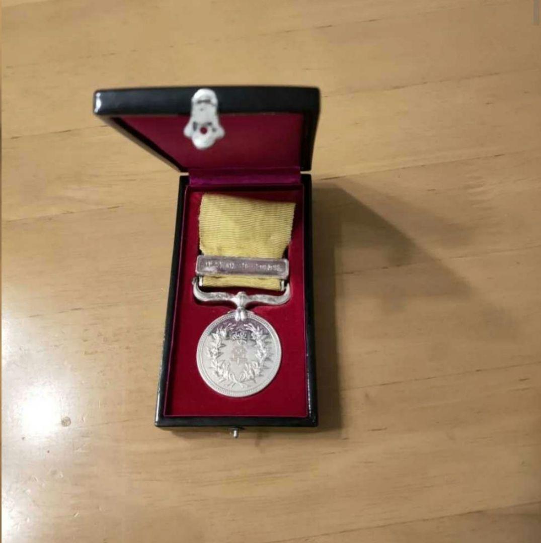【激レア】黄綬褒章 昭和四十一年発行 勲章 メダル　箱付き 148