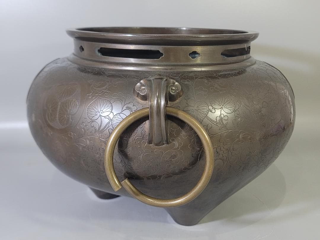 DT715 茶道具 三つ葉葵 徳川紋 刻 銅 風炉 時代物