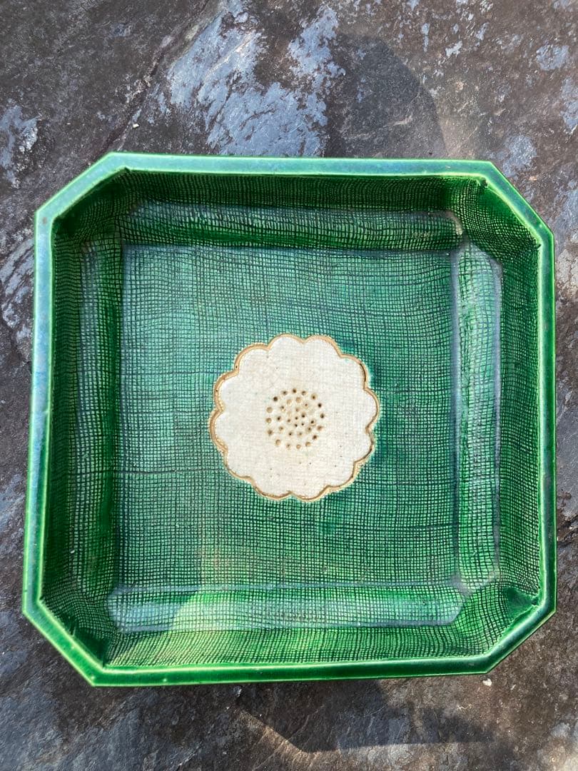 京都のヴィンテージ　お花の大皿　五条・京の陶器　萬寿堂　加賀美　緑色八角形陶器皿