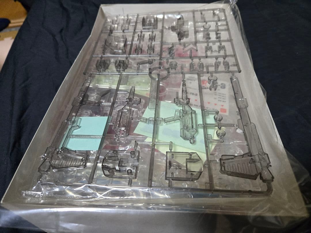 MG RX-78-2 ガンダム　1/100 クリスタルバージョン バンダイ　新品