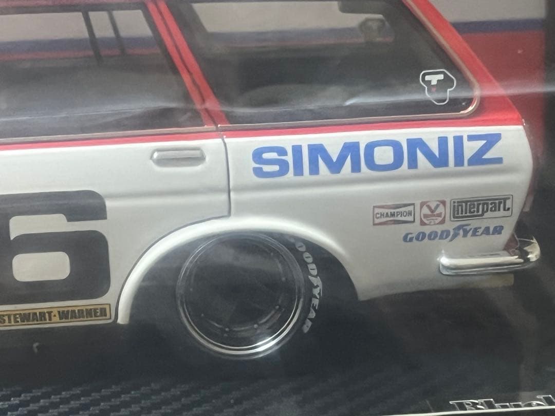 Tarmac x イグニッションモデル 1/18 ダットサン ブルーバード