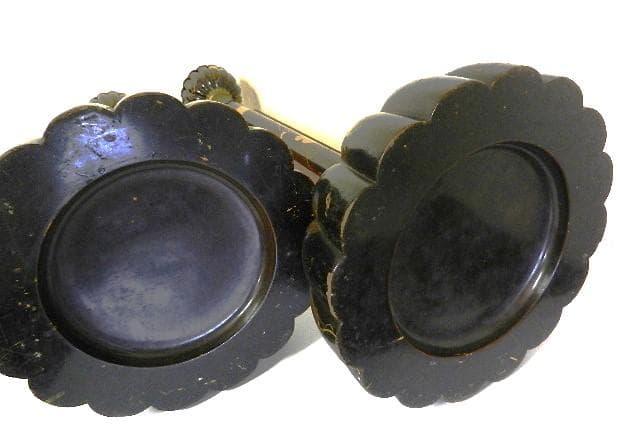 「木地黒漆塗金蒔絵菊型燭台一対」（江戸末期～明治のアンティークな工芸美術品）