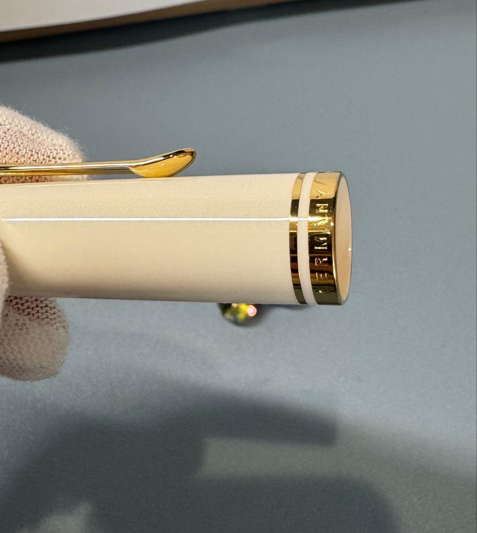 ペリカン　ターコイズホワイト　M