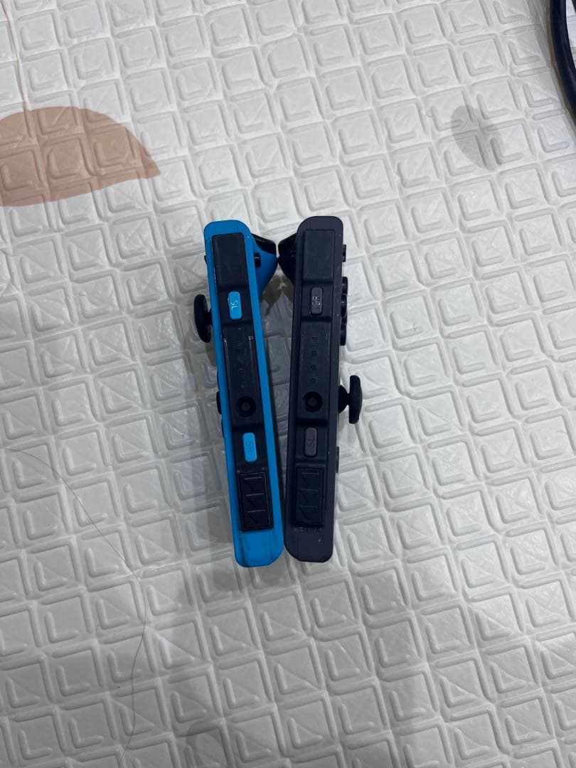 Nintendo Switch 本体　L)ネオンブルー/R)グレー