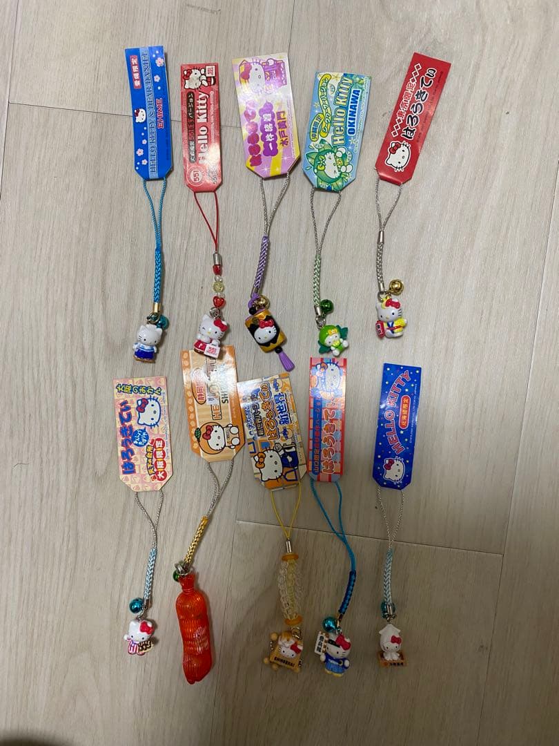 ご当地キティまとめ売り 124個