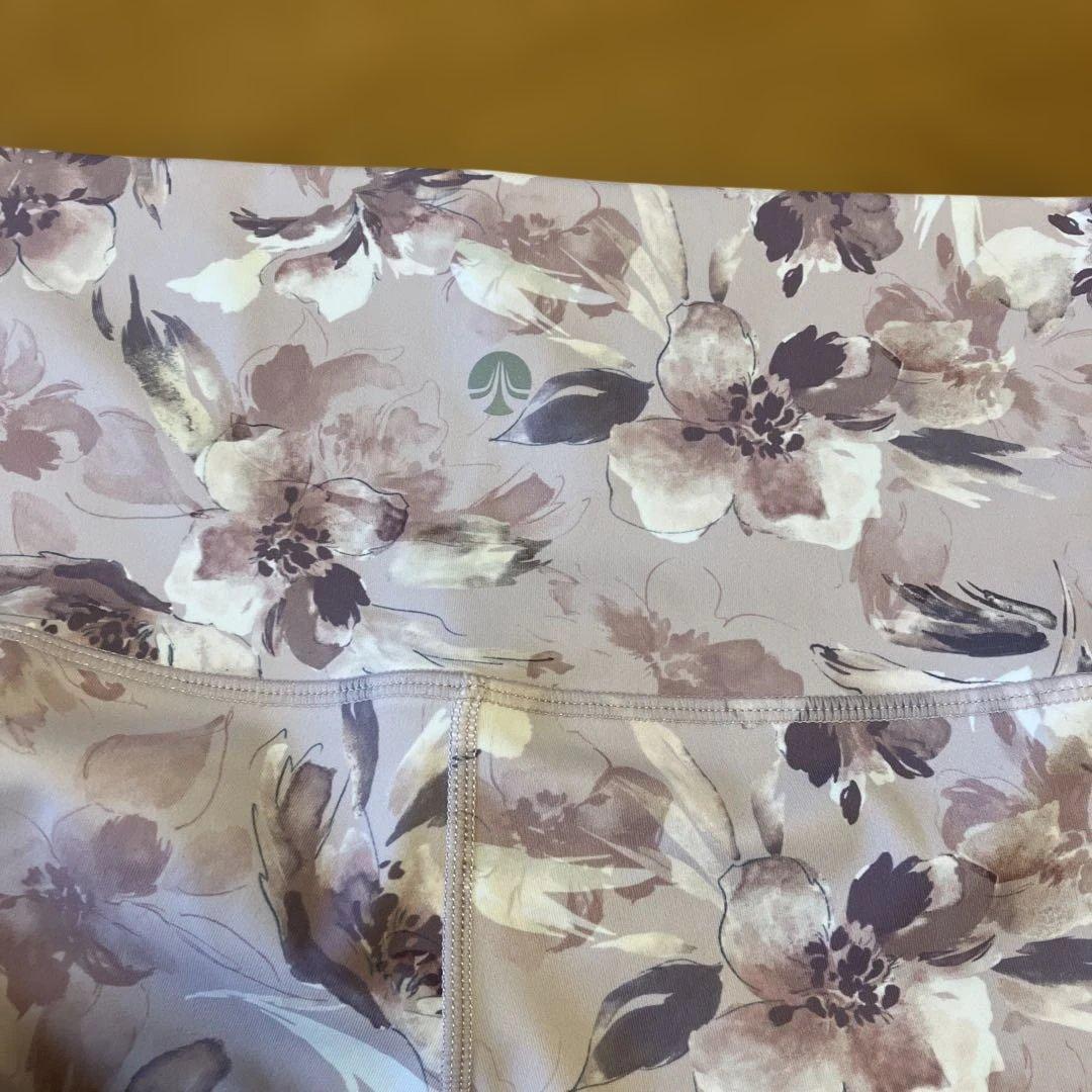 スカーラ　花柄ヨガウェアセット（ブラトップ＆レギンス）