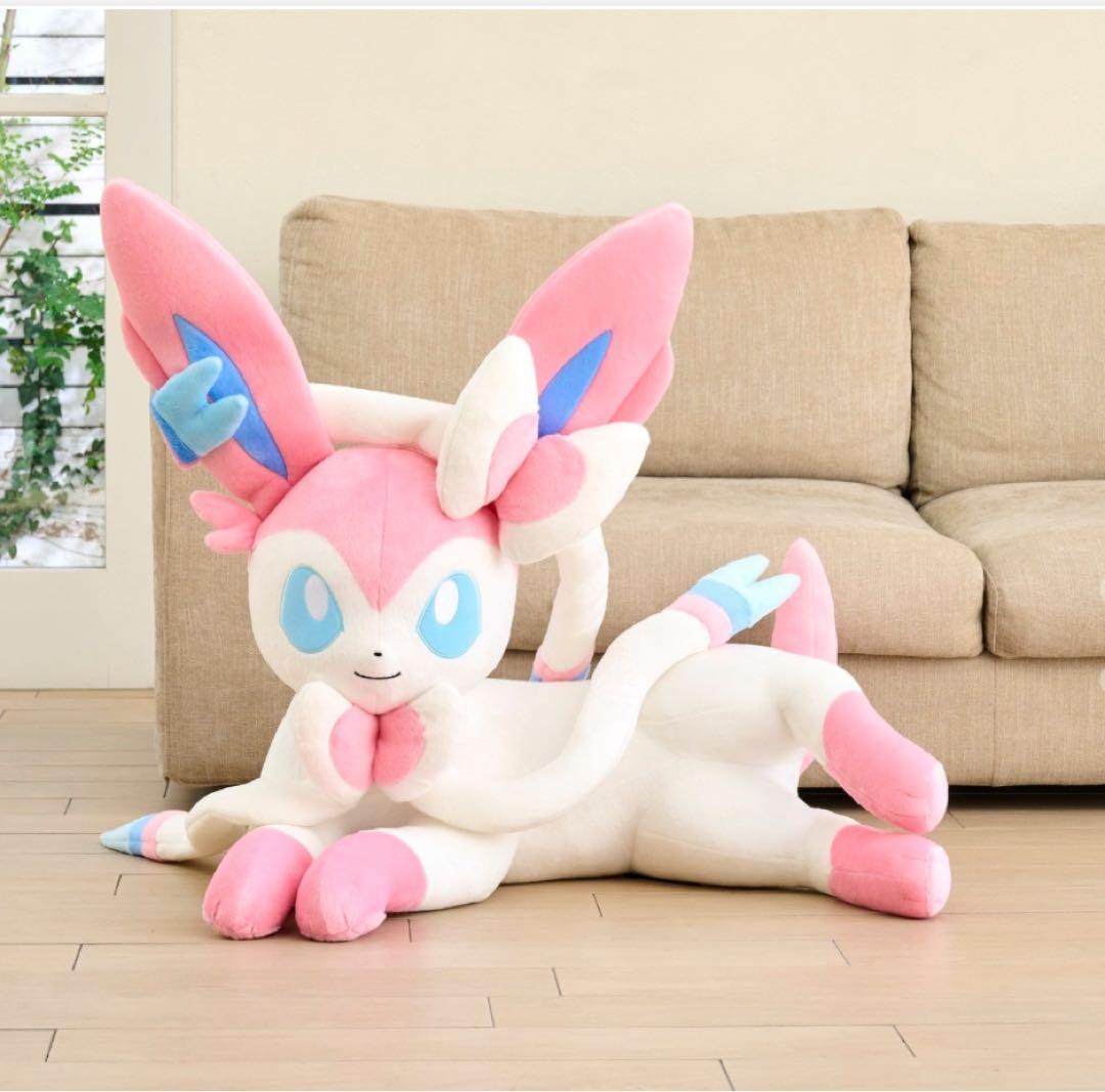 【新品】ポケモンセンター　ぬいぐるみ等身大ニンフィア　寝そべり