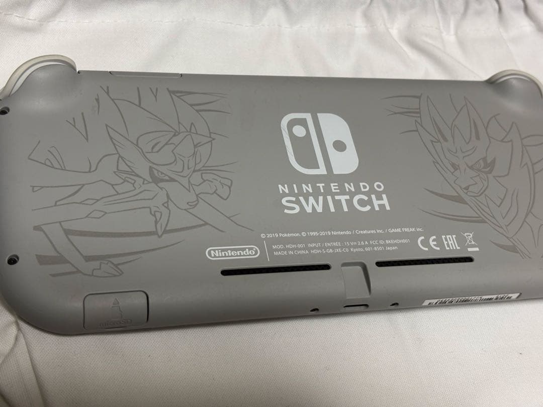 Nintendo switch lite 本体　箱、Acアダプターつき　ポケモン
