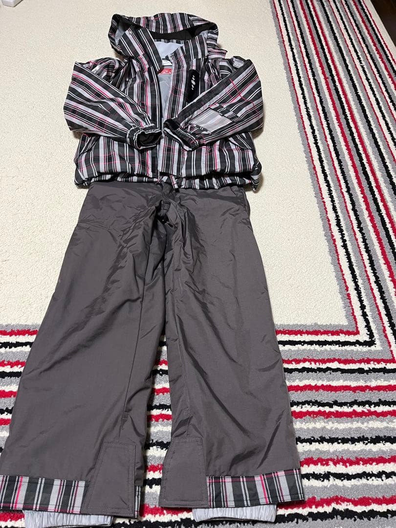 DESCENTEスキーウェア　スノボーウエア