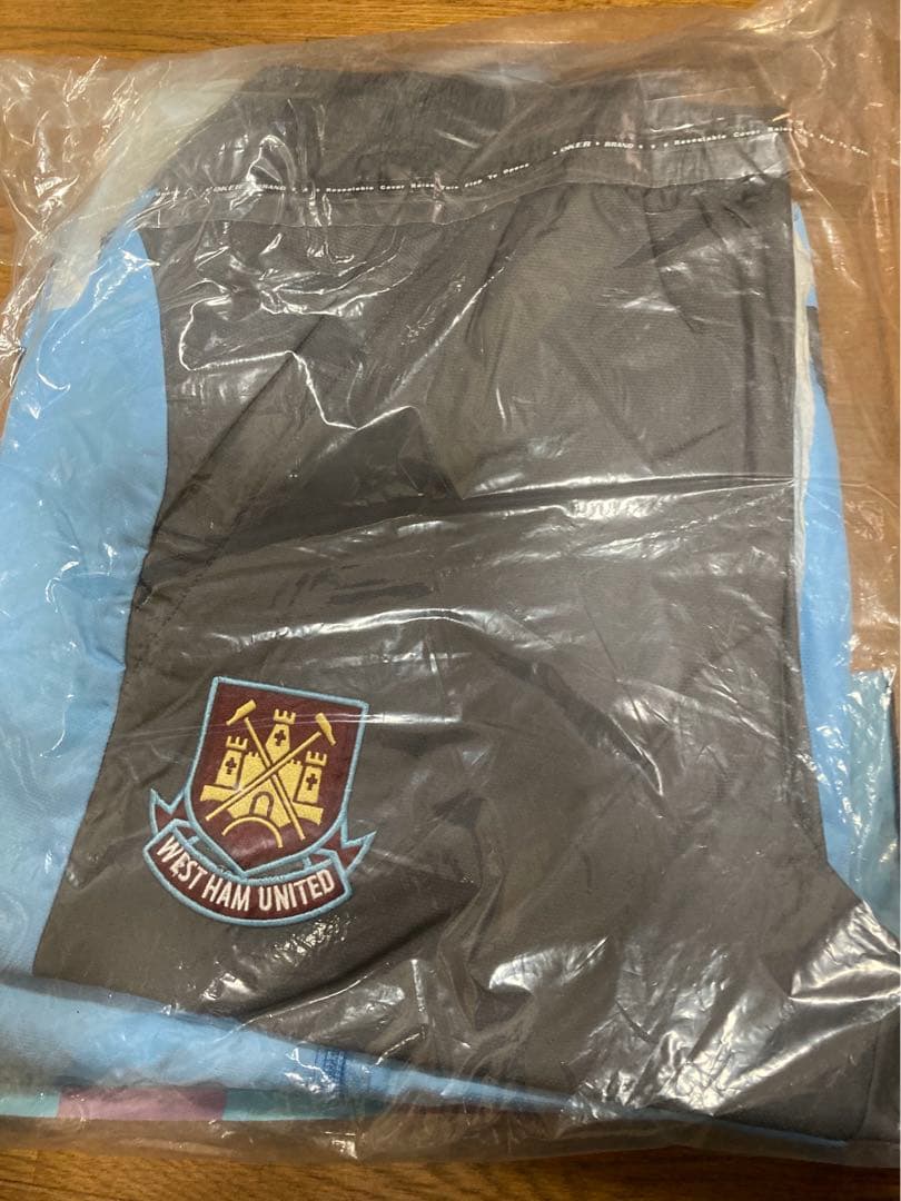 マクロン　ウエストハム　上下　Mサイズ　未開封品