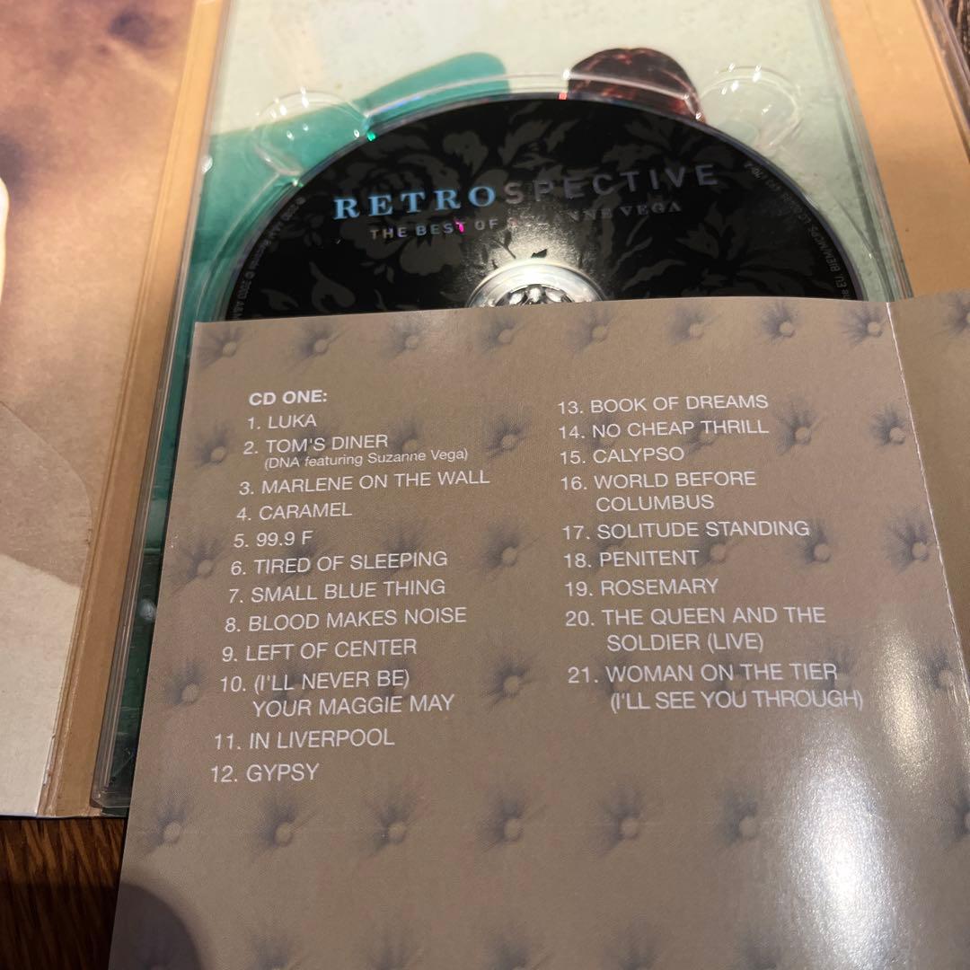 スザンヌ・ヴェガ ベスト CD 2枚、DVD 1枚のボックスセット