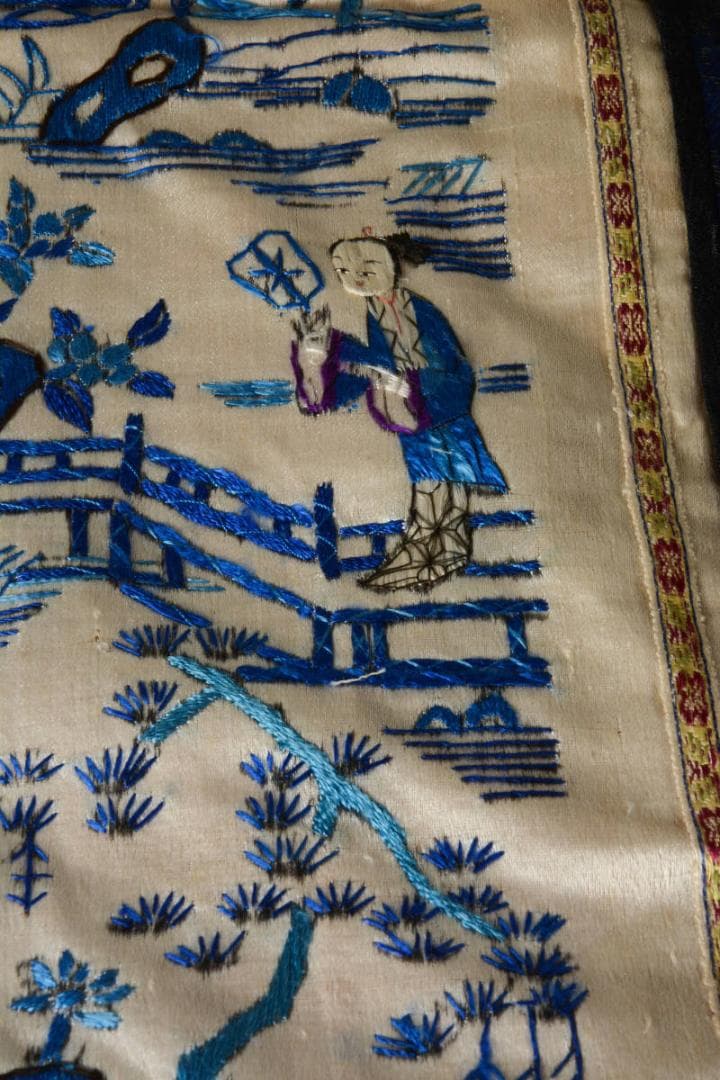 【珍】　★ 山水仕女図繍片 ★　民国時期　刺繍 山水紋 仕女紋　民間織繍