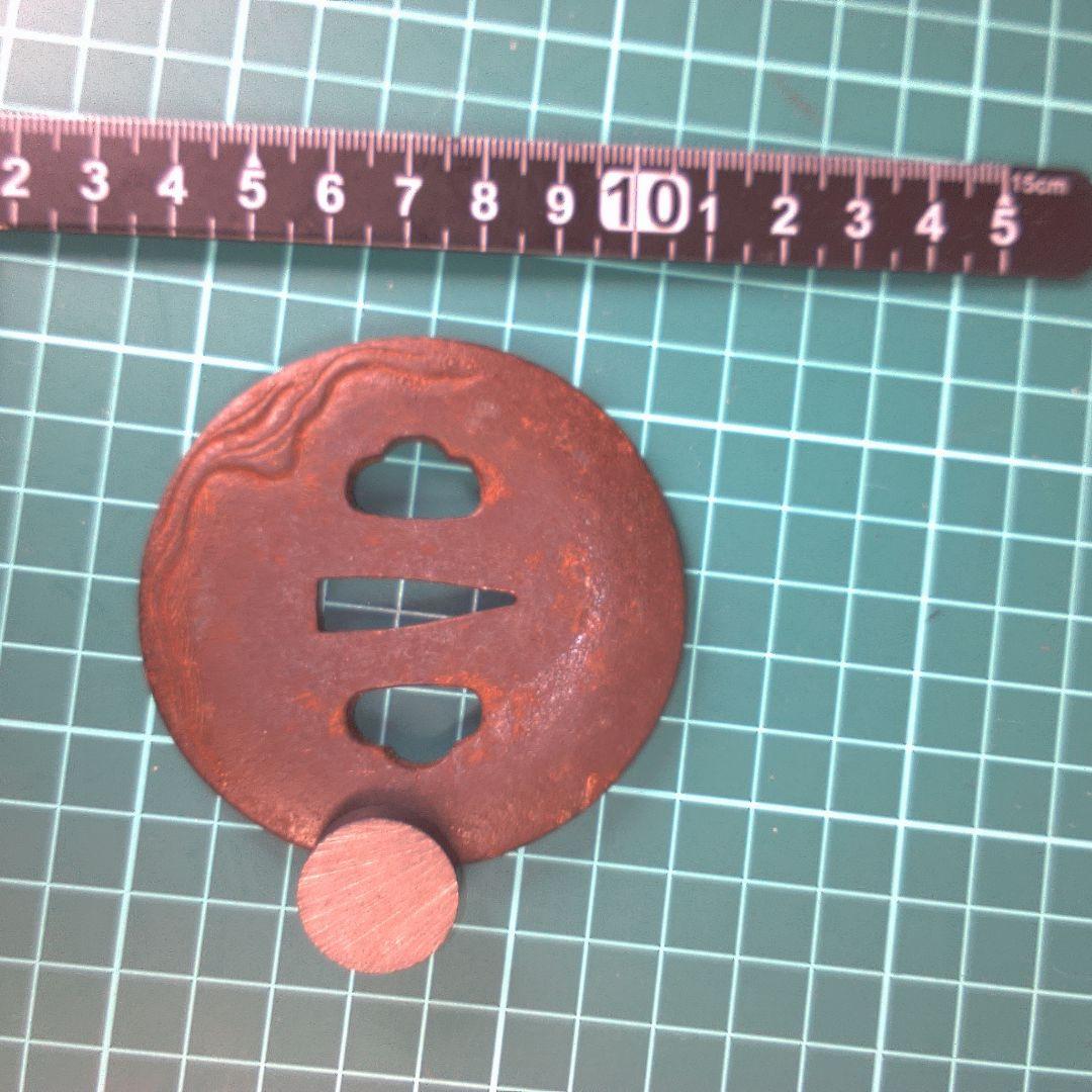 小物１ 波と風の模様の金属製鍔