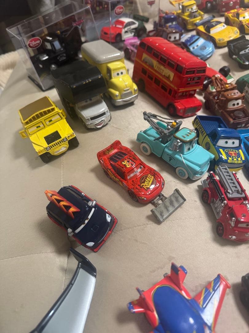カーズ　トミカ　マテル　ダイキャスト　95台セット　被り無し