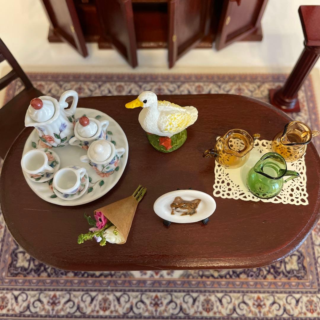 1/12ドールハウス ミニチュア●雑貨屋 アンティーク家具 リビングボード 食器