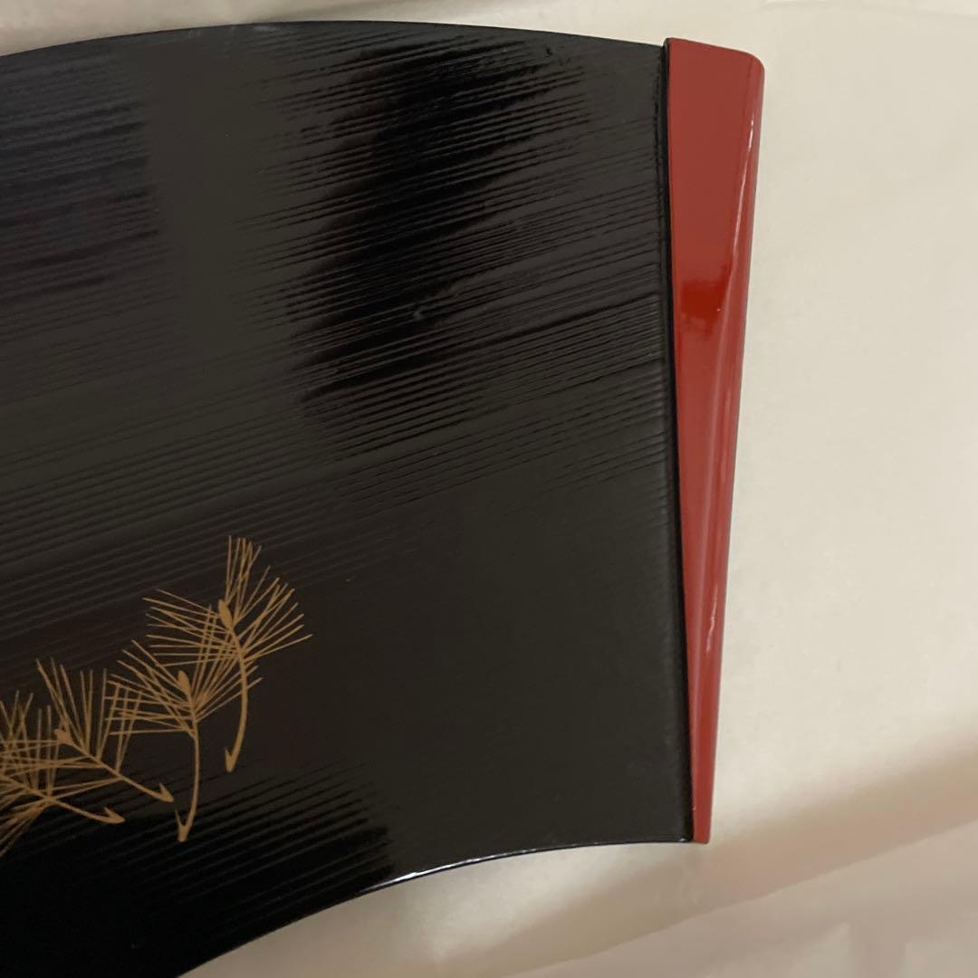 漆器 扇形皿 黒 葉模様