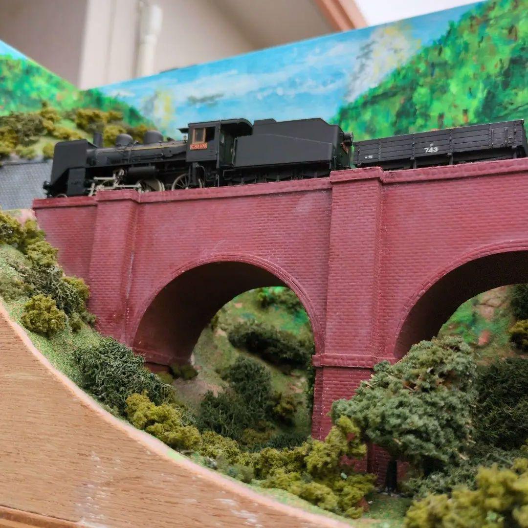 ＨＯゲージ車両展示用ジオラマレンガアーチ橋のある山岳風景（車両は含みません）