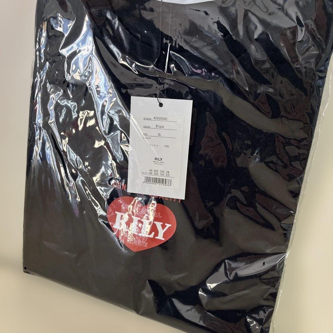 RILY 黒 Tシャツ