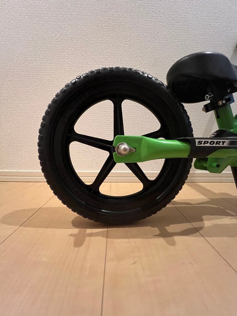 【美品】STRIDER バランスバイク グリーン 12インチ