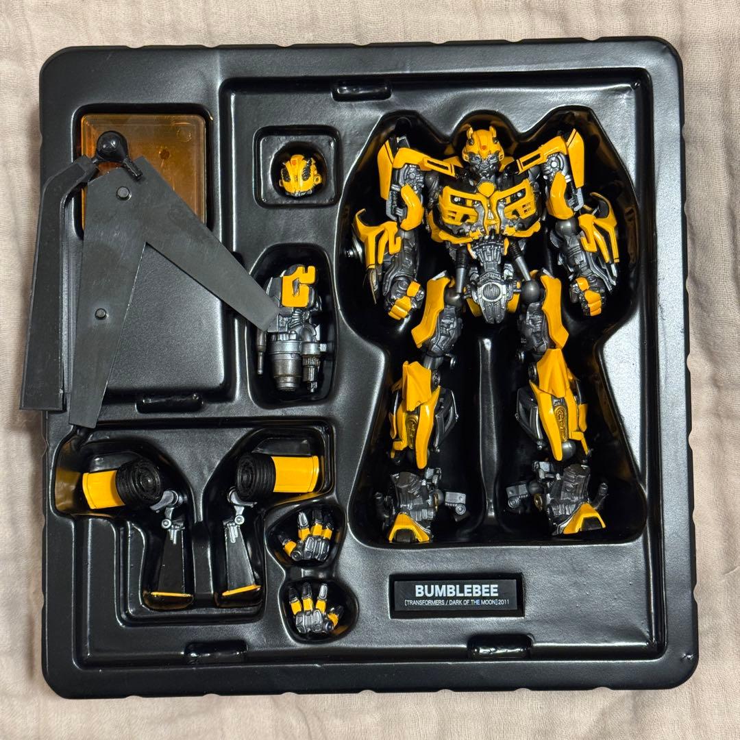 リボルテック　トランスフォーマー　バンブルビー