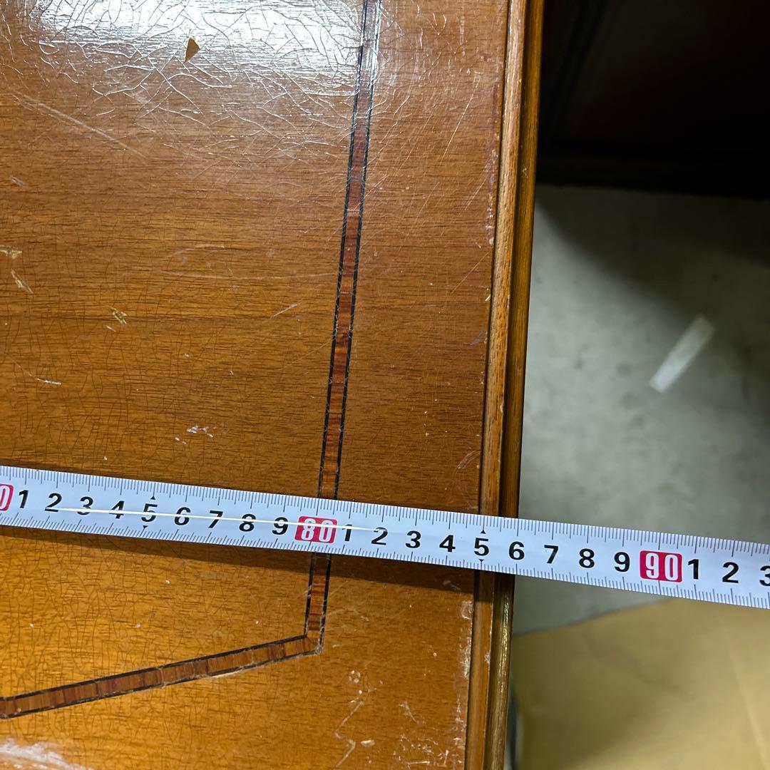 ダークブラウンの収納キャビネット