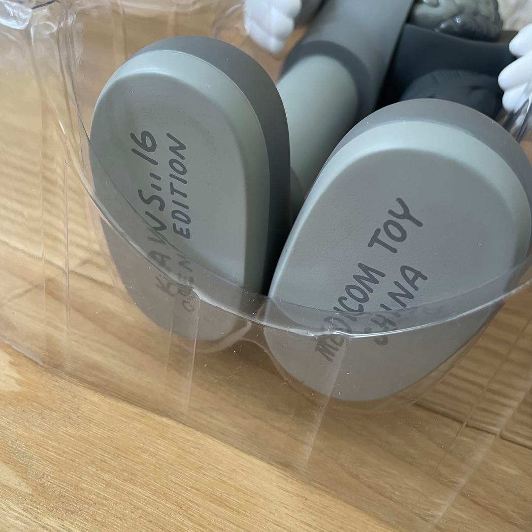 その他 KAWS Companion HOLIDAY open edition