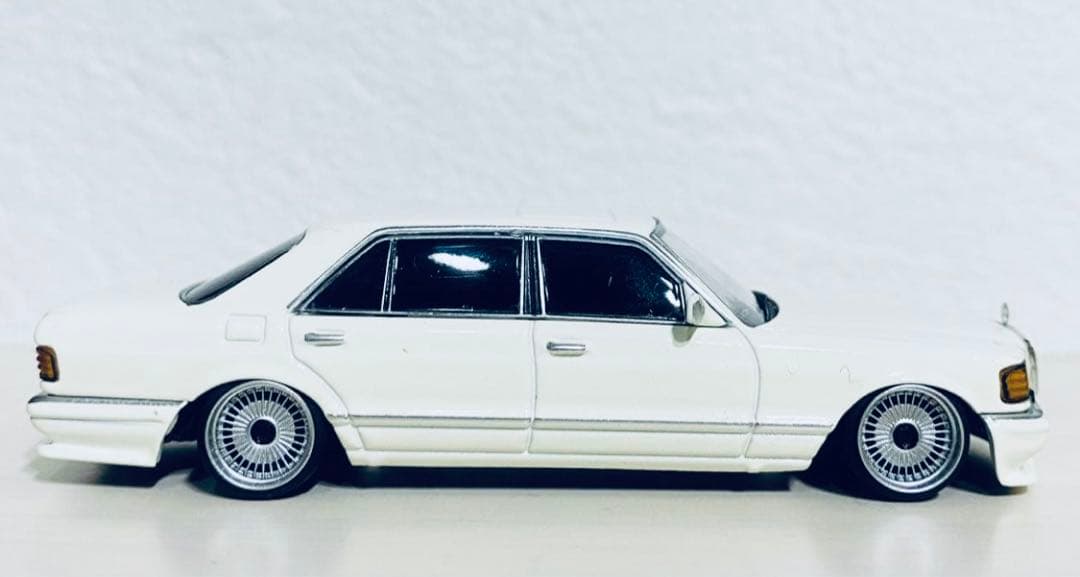 1/64 改　ベンツ 560SEL W126 ローダウン　ミニカー