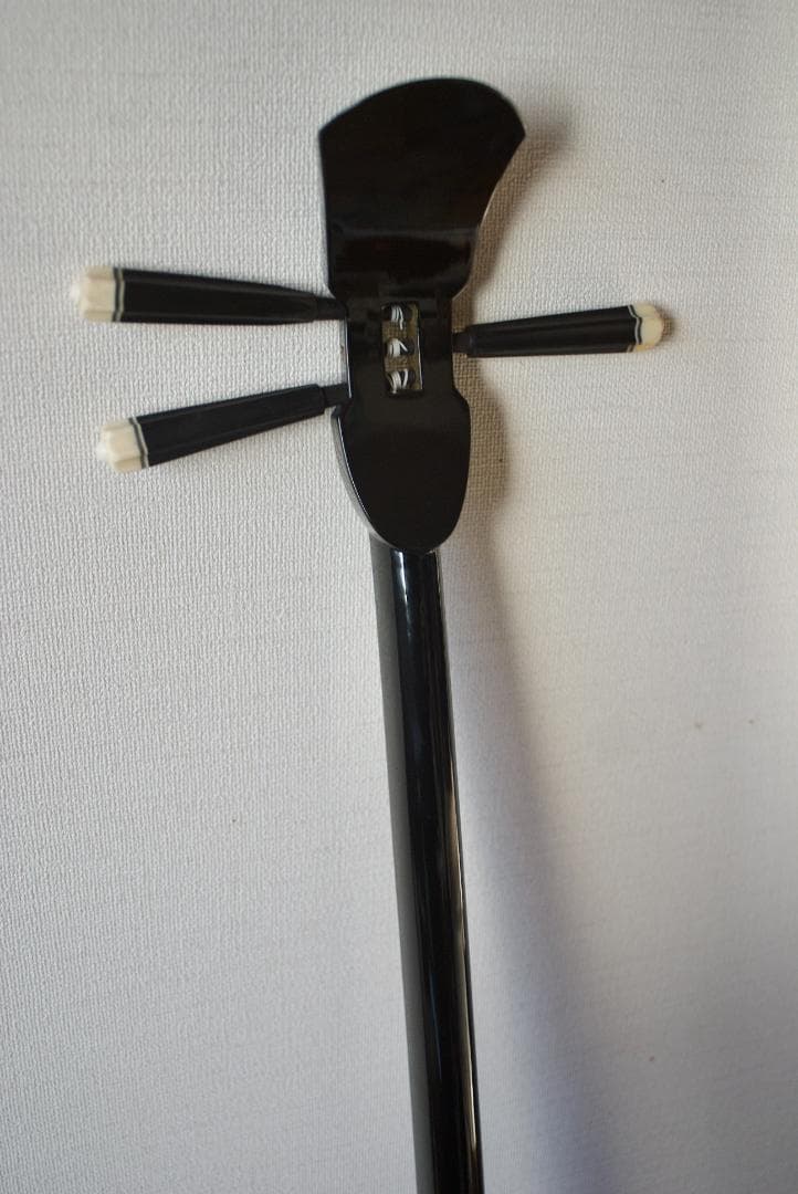 三線　沖縄　本皮強化張り 爪、ハードケース付　三味線　送料込み