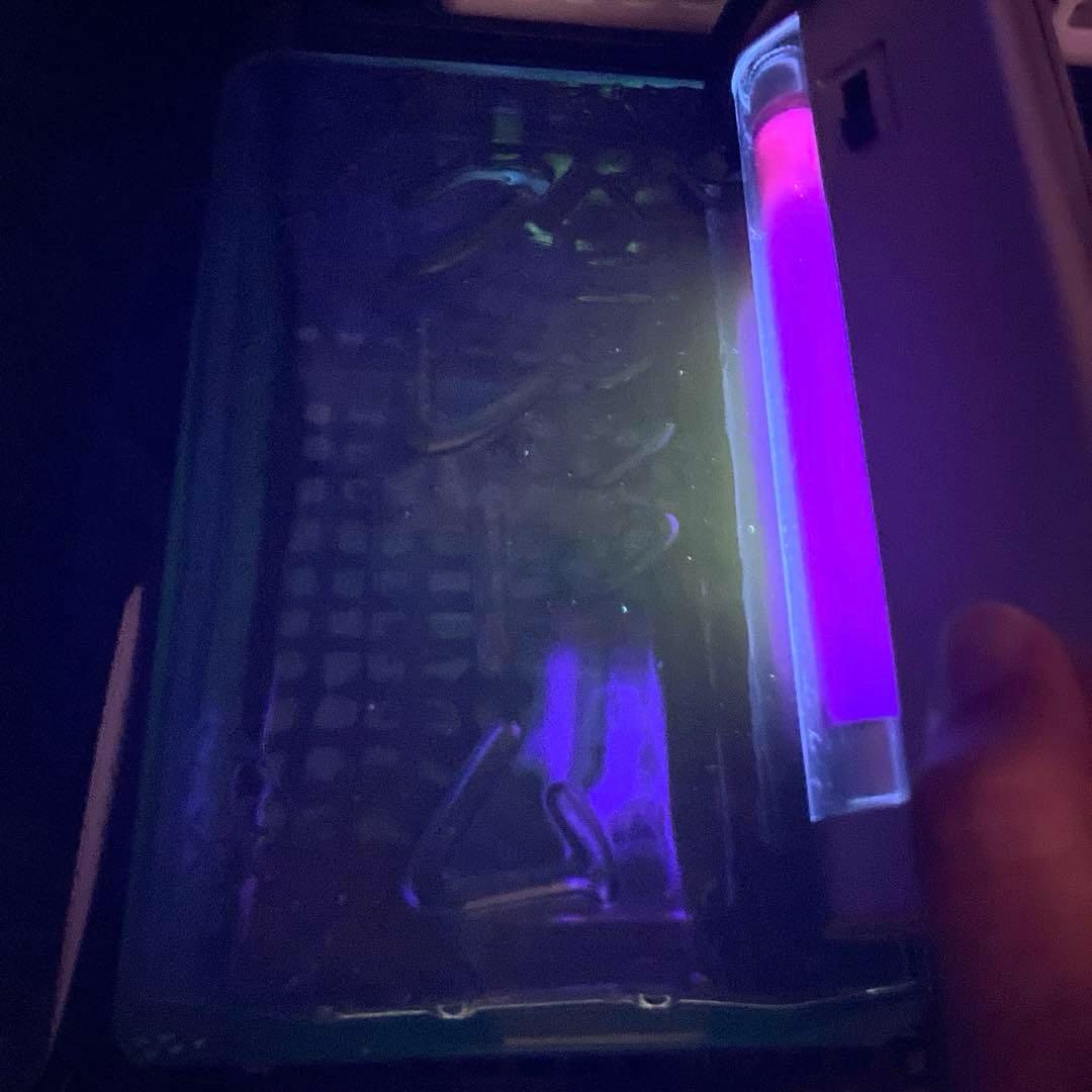 骨董　時代ガラス　希少　化粧品保管瓶　エンボス　唐草プレス　カプリブルー　ウラン